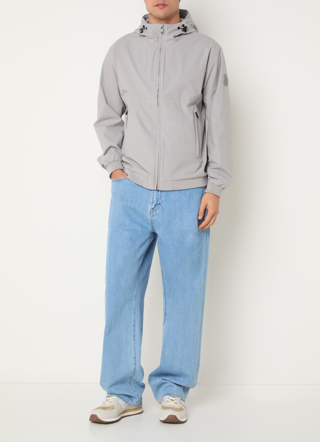 Airforce Softshell jack met capuchon en ritszakken - voorkant 3 lichtgrijs