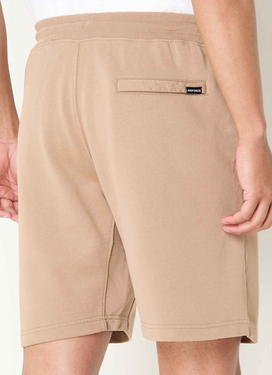 Airforce Straight fit korte joggingbroek met logo - achterkant 4 zand