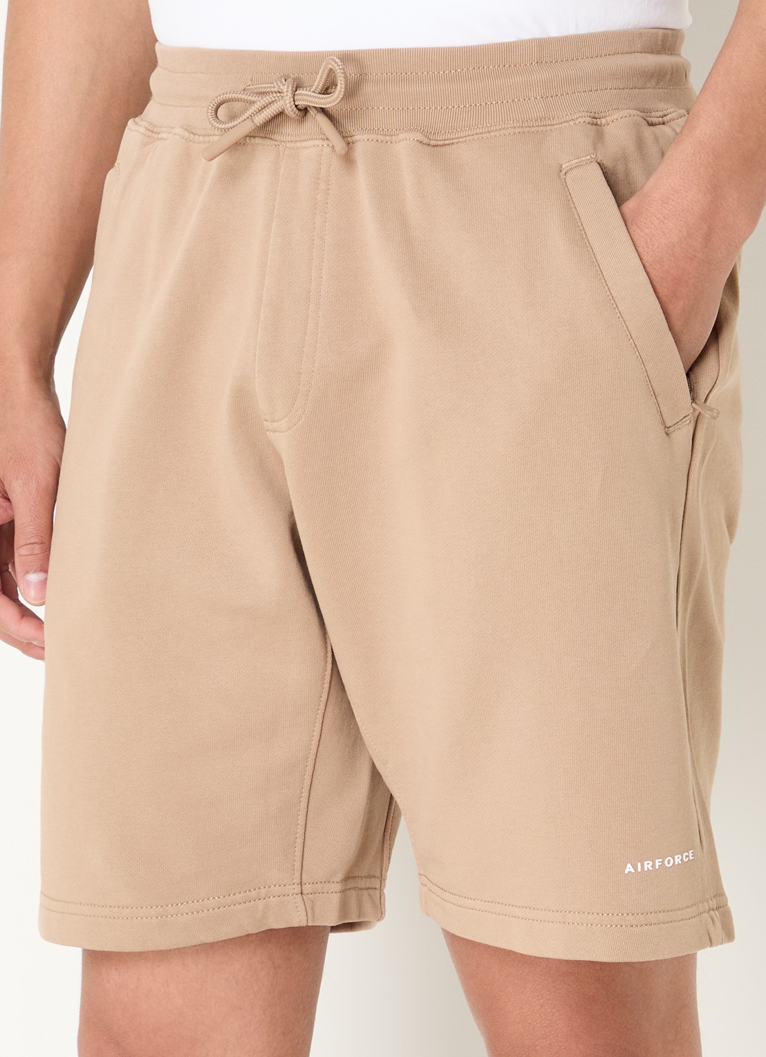 Airforce Straight fit korte joggingbroek met logo - detail zand
