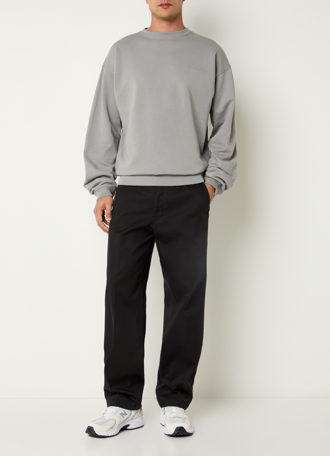 Airforce Sweater met logo- en backprint - voorkant 3 lichtgrijs