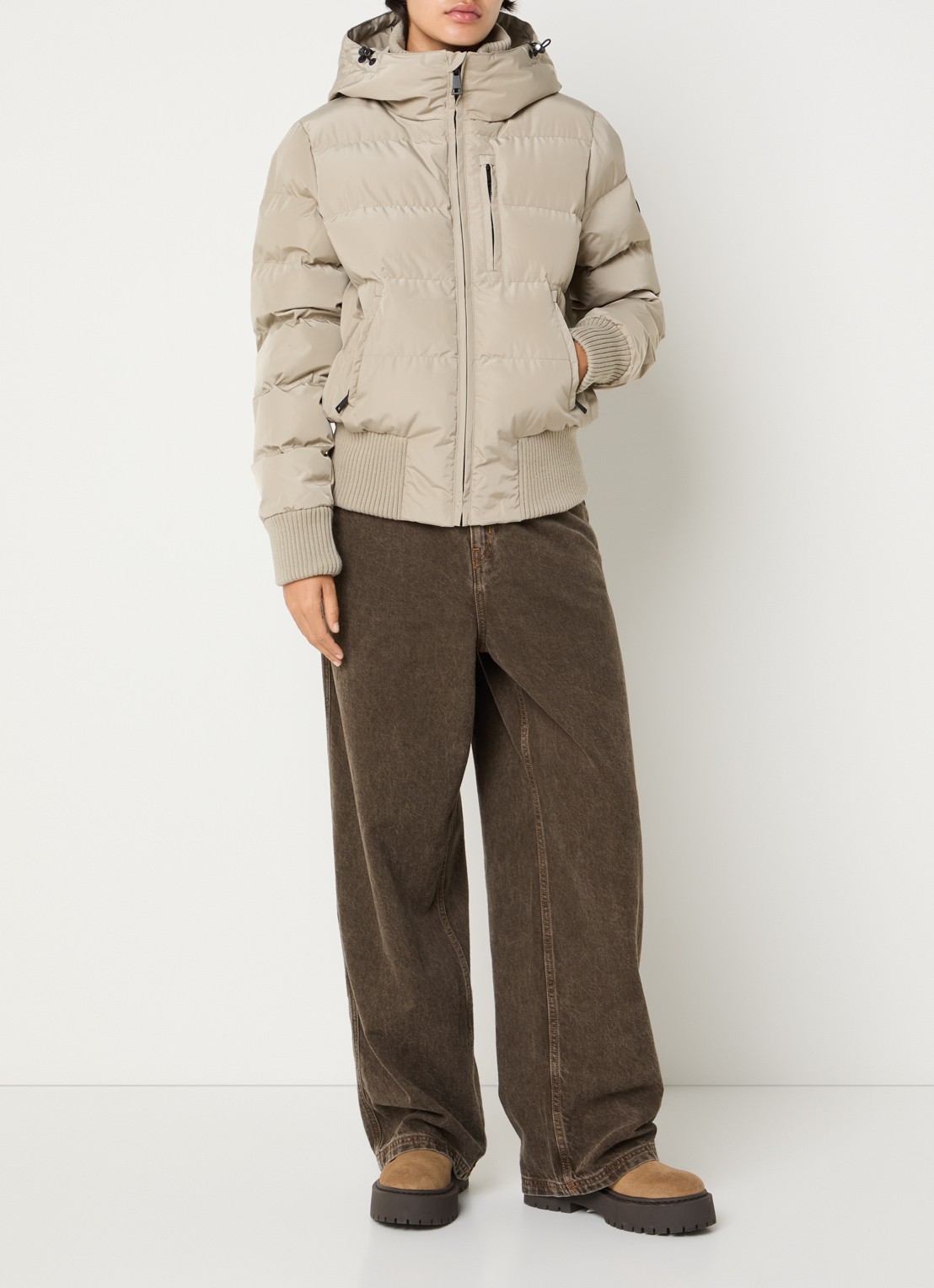 Airforce Tate gewatteerd bomberjack met capuchon en waterafstotende coating - voorkant 4 creme