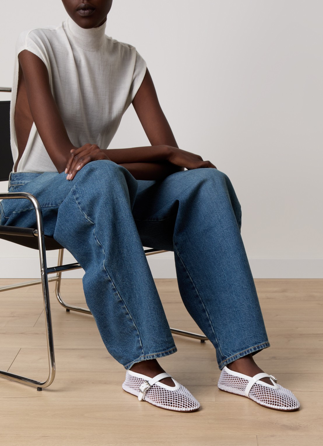 Alaïa Ballerina van mesh met details van kalfsleer - voorkant 3 wit