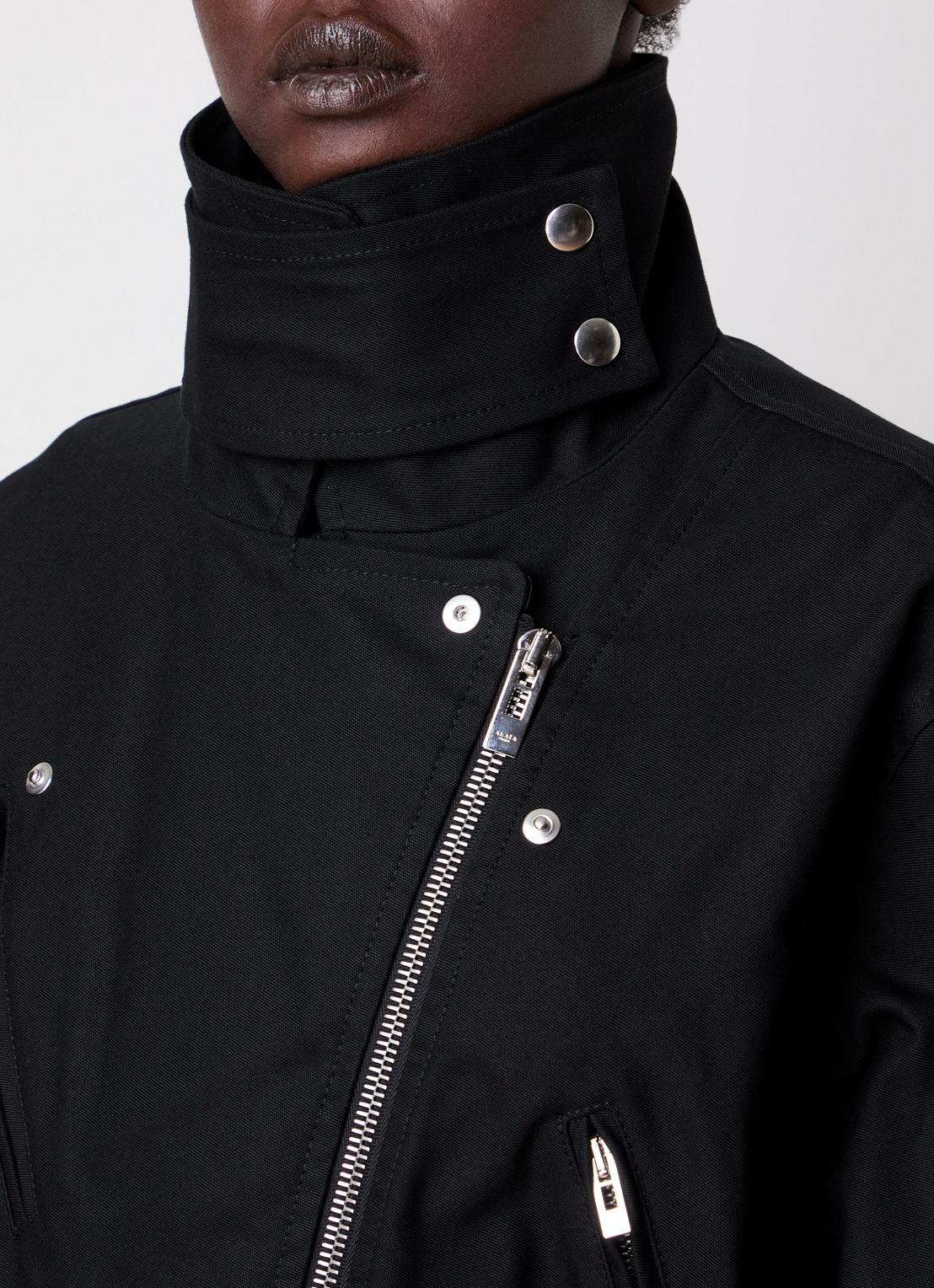 Alaïa Bikerjack met ceintuur - detail 5 zwart