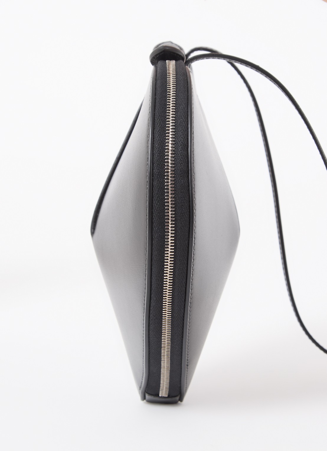 Alaïa Le Coeur crossbodytas van kalfsleer  - detail 5 zwart