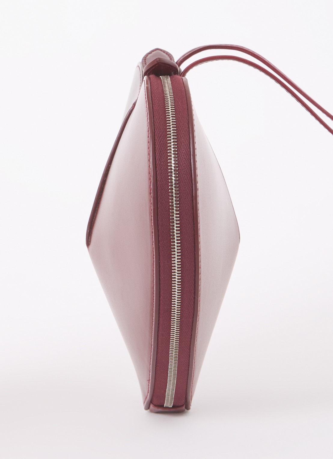 Alaïa Le Coeur crossbodytas van kalfsleer - detail 4 bordeauxrood