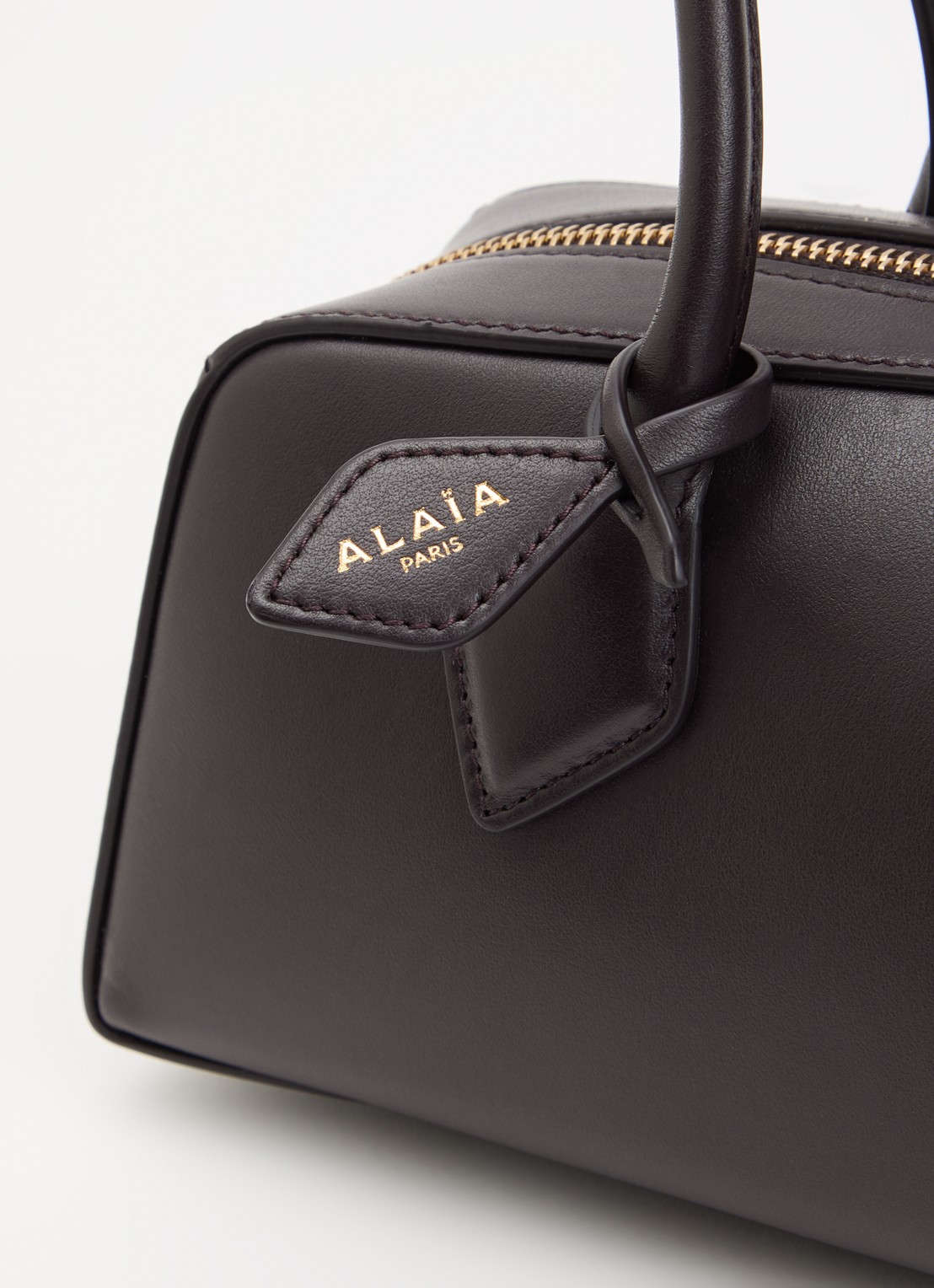 Alaïa Le Teckel Medium schoudertas van geitenleer - detail 4 cognac