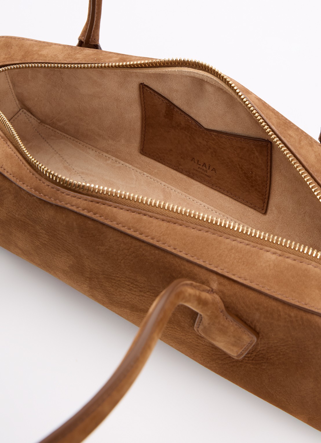 Alaïa Le Teckel Medium schoudertas van nubuck - detail roestbruin