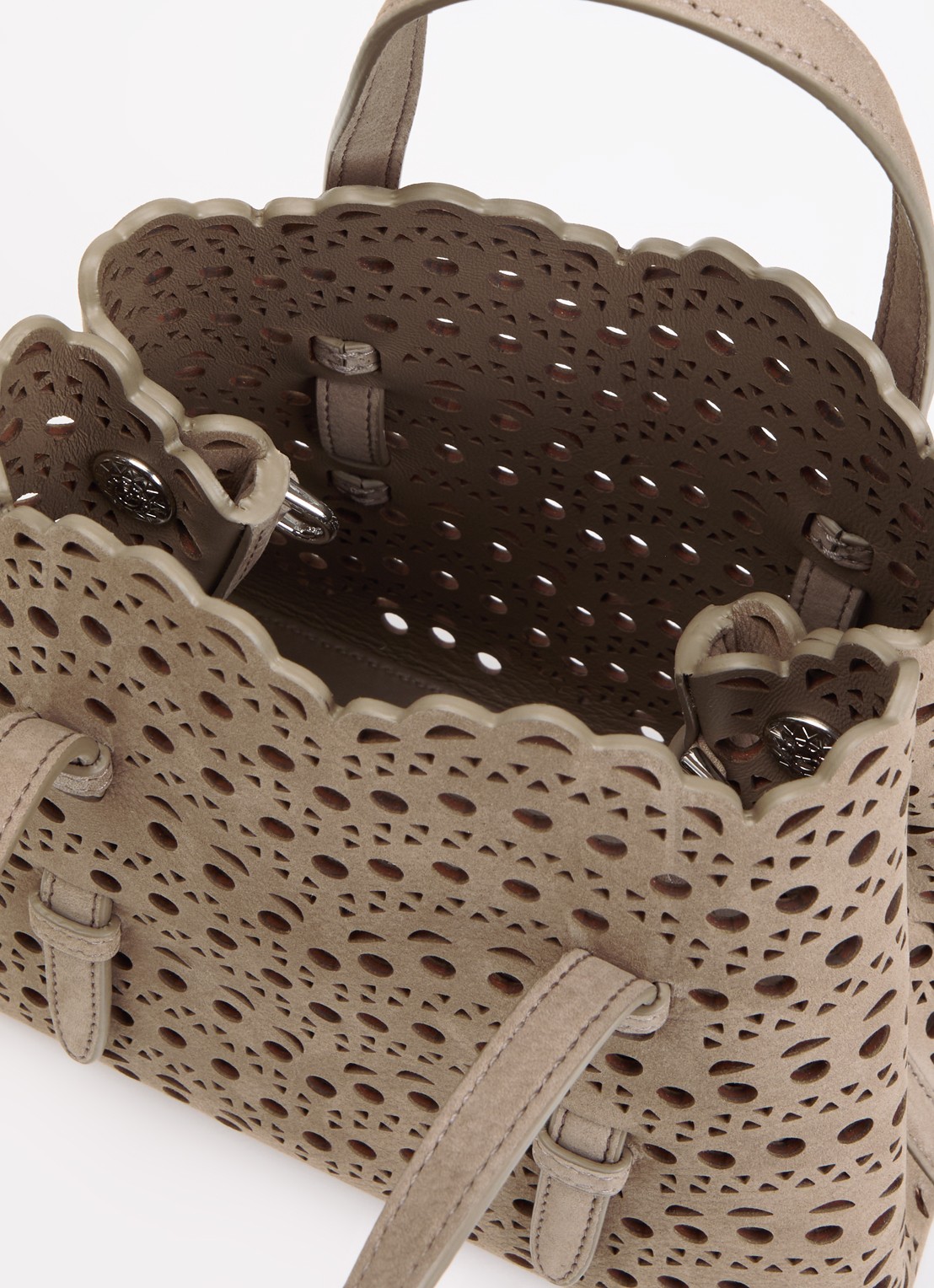 Alaïa Mina 20 crossbodytas van nubuck met uitneembaar etui en afneembare schouderriem - detail taupe