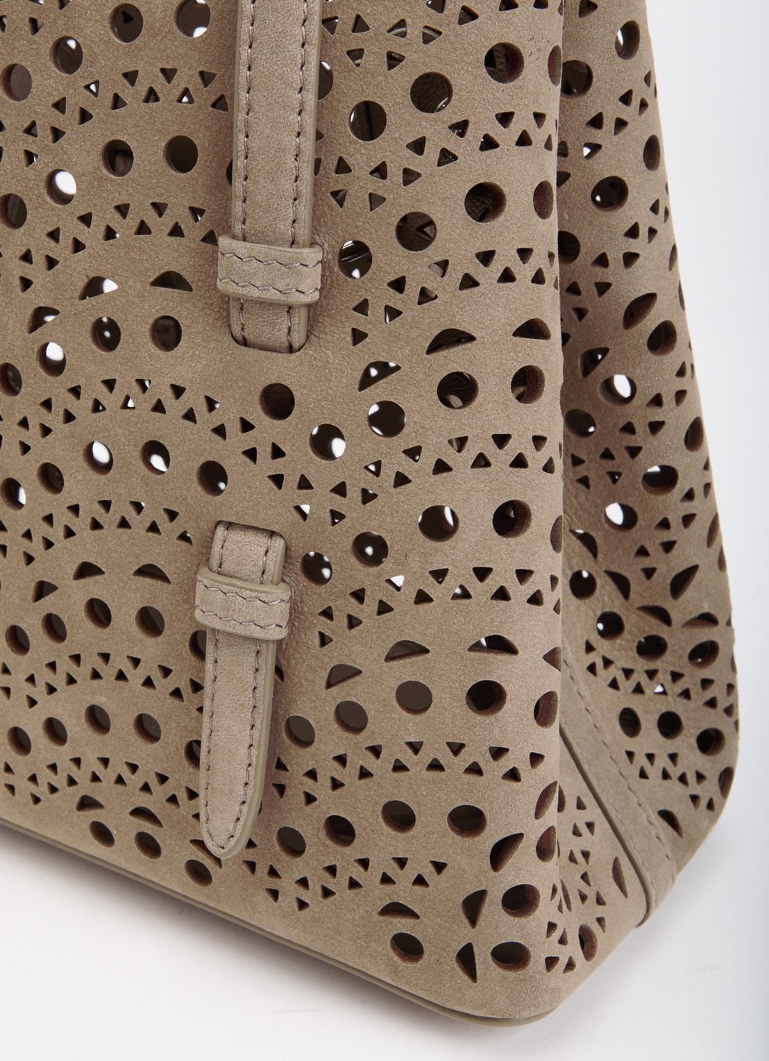 Alaïa Mina 20 crossbodytas van nubuck met uitneembaar etui en afneembare schouderriem - detail 3 taupe