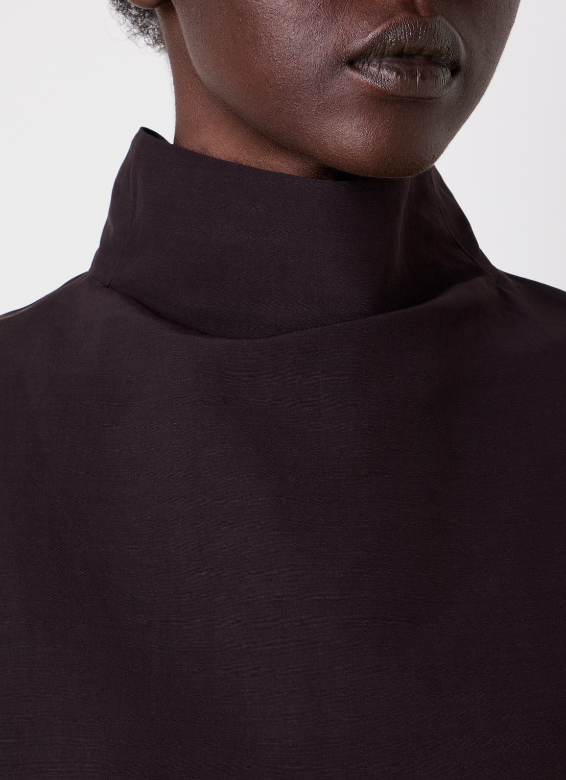 Alaïa Mouwloze top met col - detail 3 donkerbruin