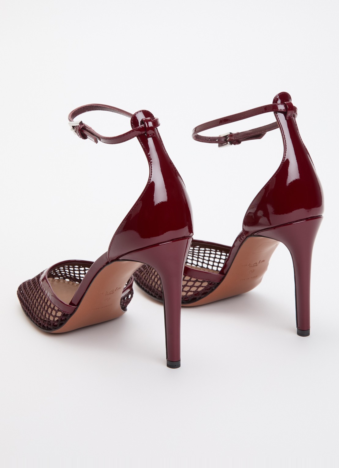 Alaïa Pump van mesh met kalfsleren details - achterkant 5 bordeauxrood