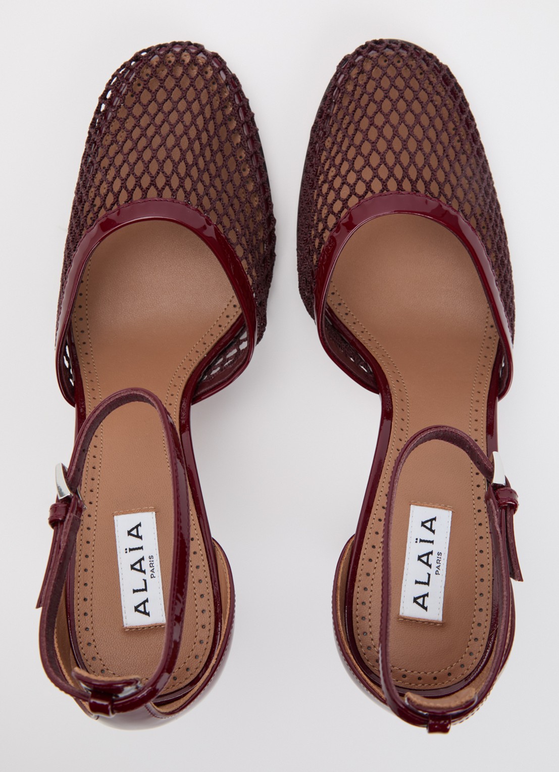 Alaïa Pump van mesh met kalfsleren details - detail 2 bordeauxrood