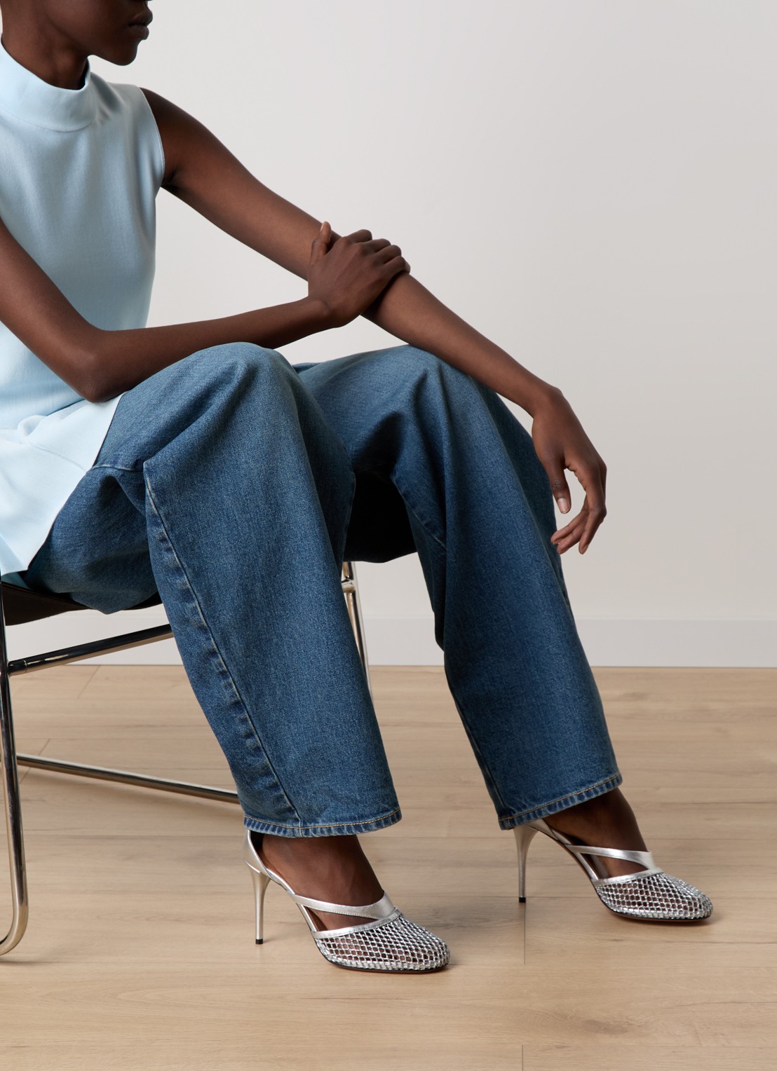 Alaïa Pump van mesh met kalfsleren details - voorkant 7 zilver