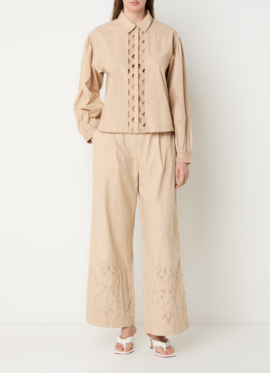 alchemist Eva blouse met opengewerkt dessin - voorkant 3 beige