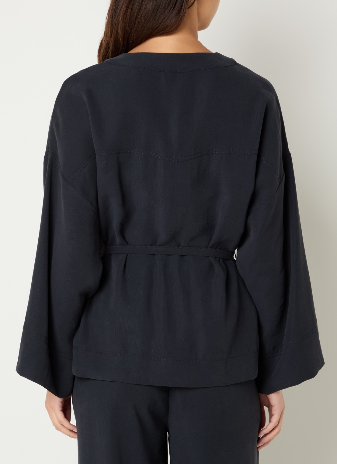alchemist Lieke blouse met borstzak en strikceintuur - achterkant zwart