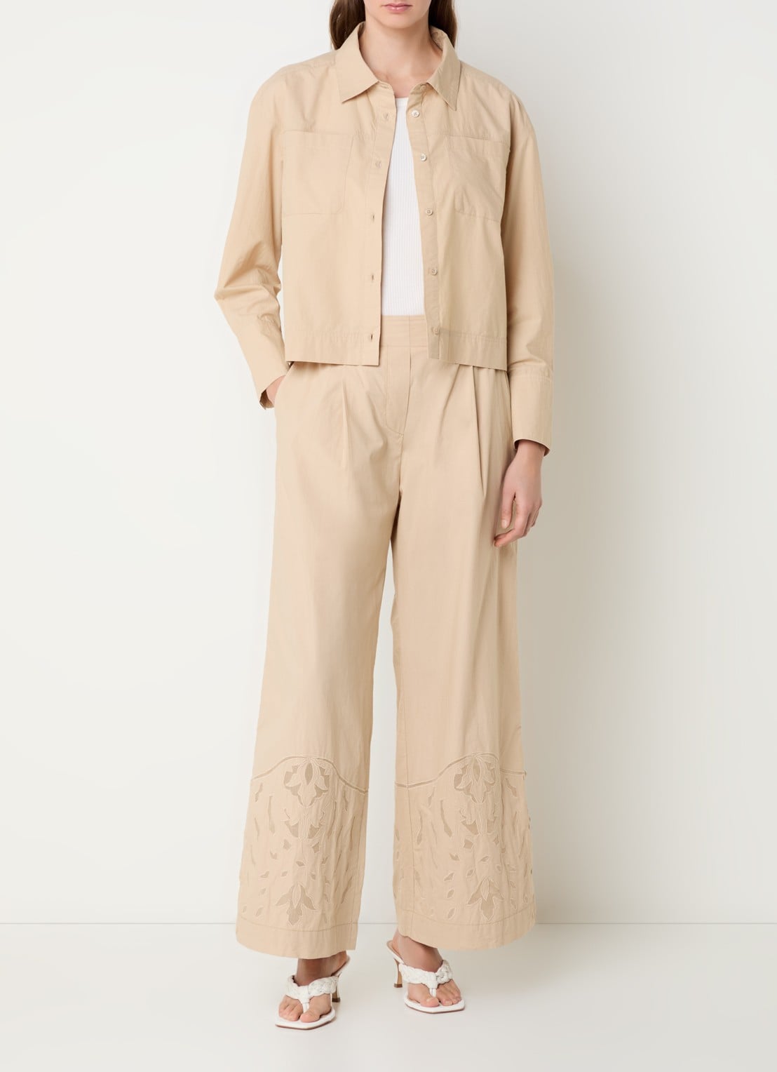alchemist Loes blouse met borstzakken - voorkant 3 beige