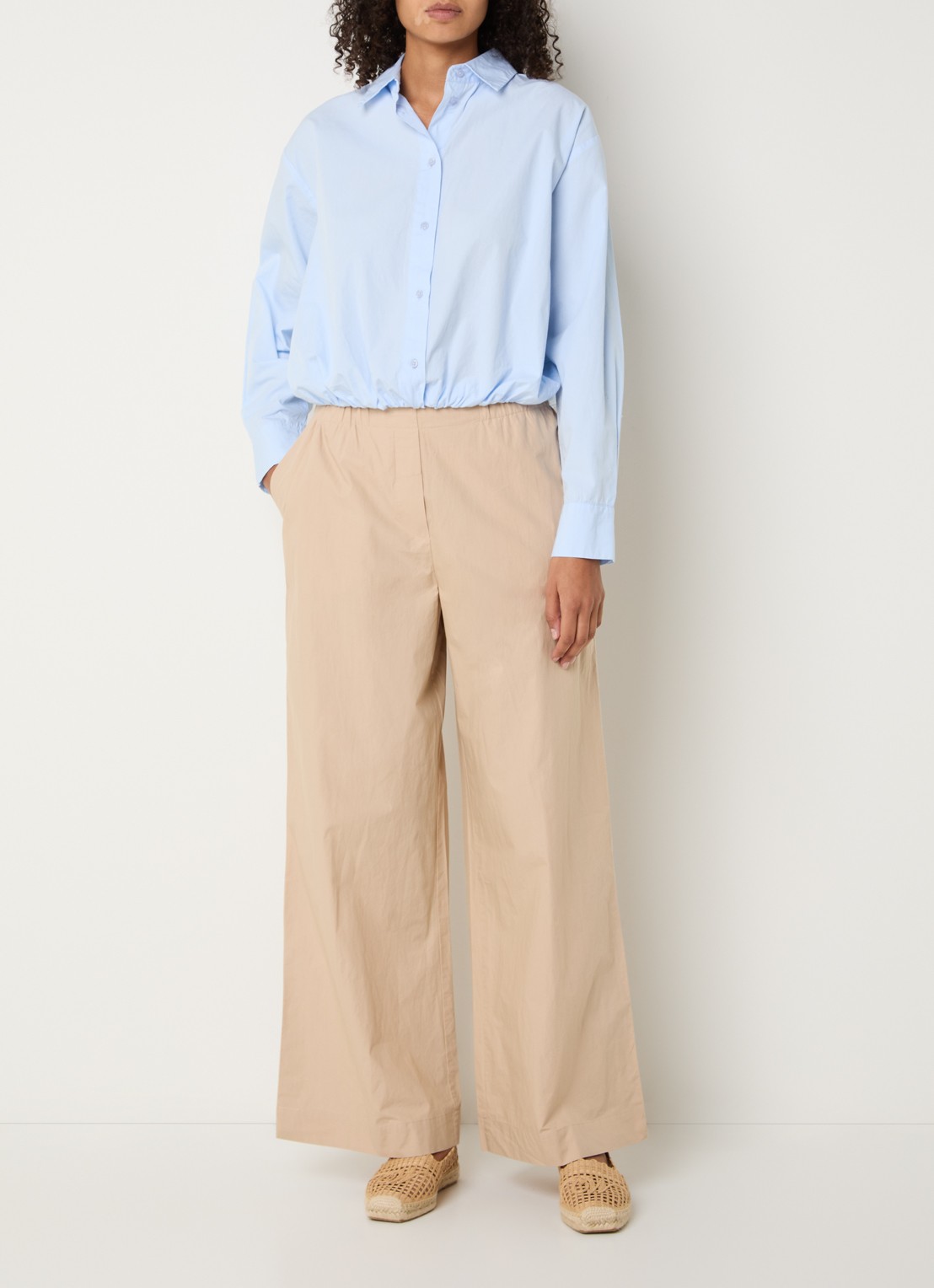 alchemist Mid waist wide fit joggingbroek met steekzakken - voorkant 3 beige
