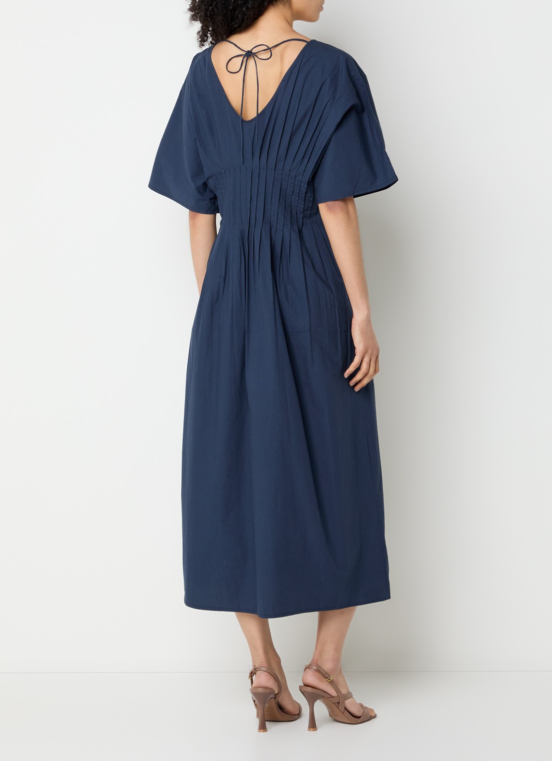 alchemist Pippa midi jurk met plooidetail en trompetmouw - achterkant 3 donkerblauw