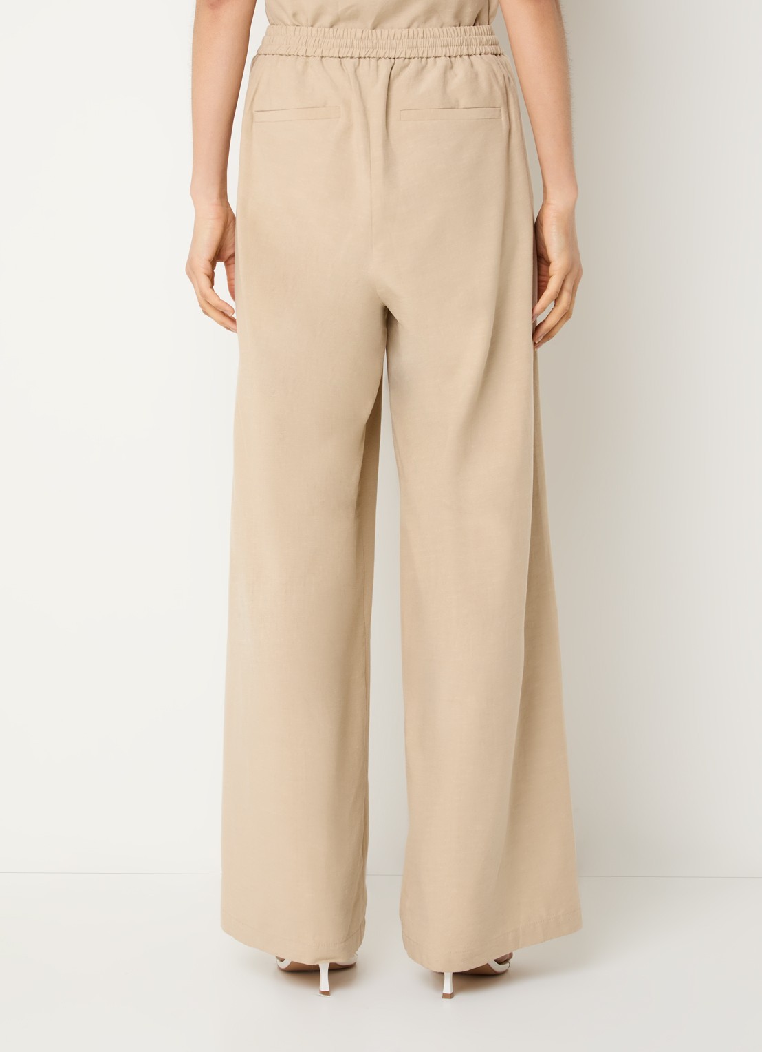 alchemist Sammy mid waist loose fit pantalon in linnenblend met steekzakken - achterkant 3 beige