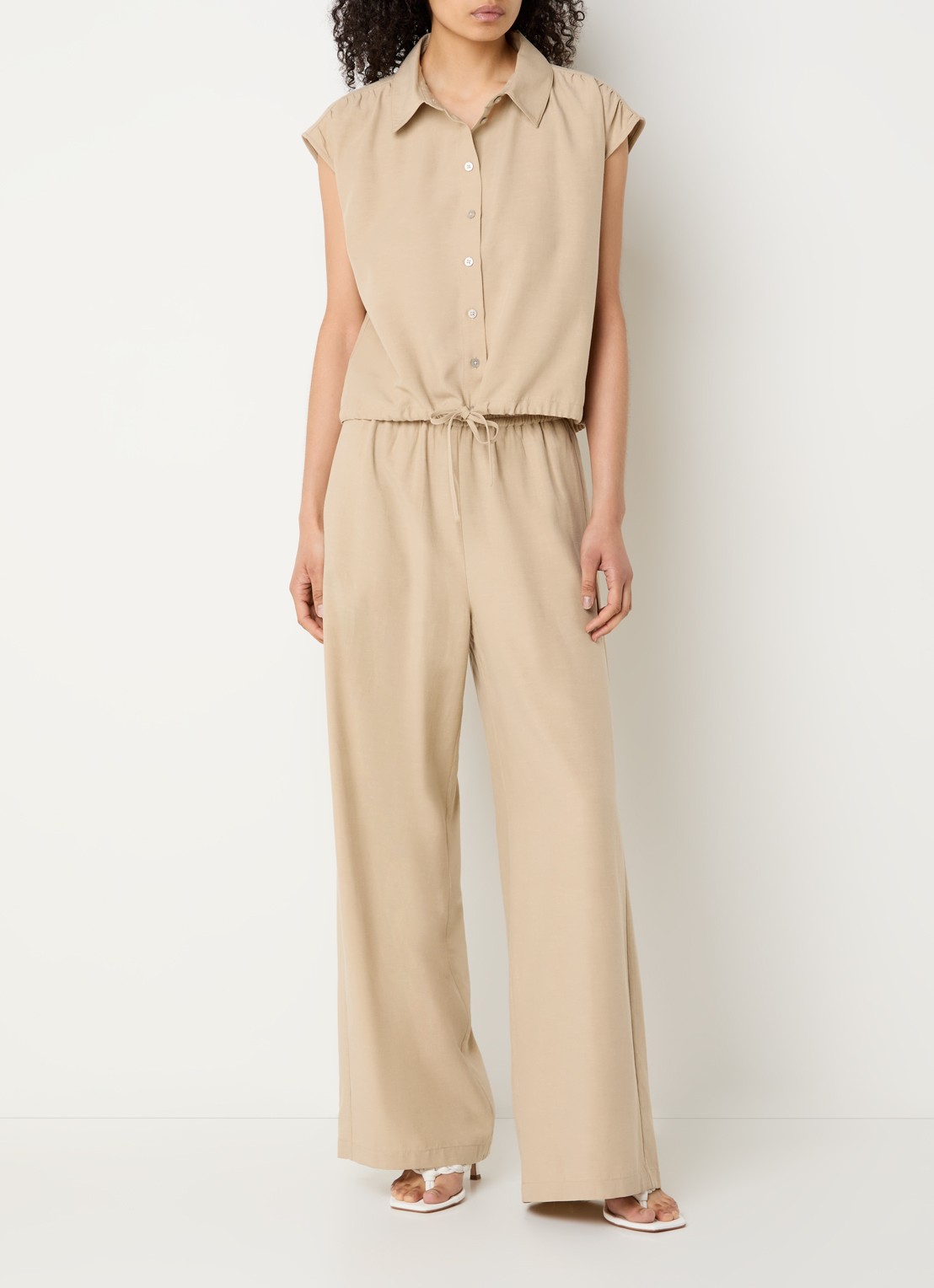 alchemist Sammy mid waist loose fit pantalon in linnenblend met steekzakken - voorkant 2 beige