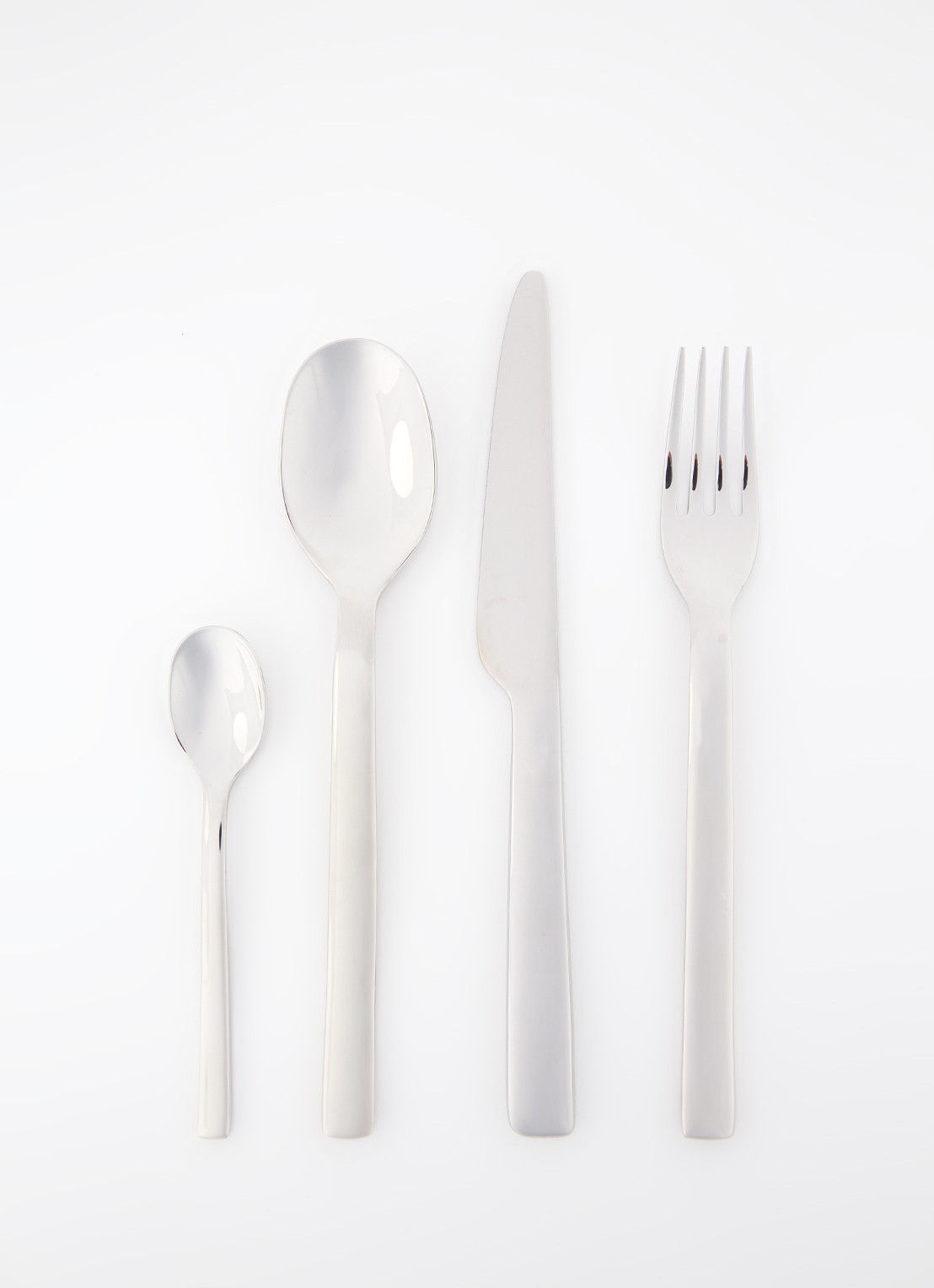 Alessi Ovale bestekset 24-delig - voorkant 2 zilver