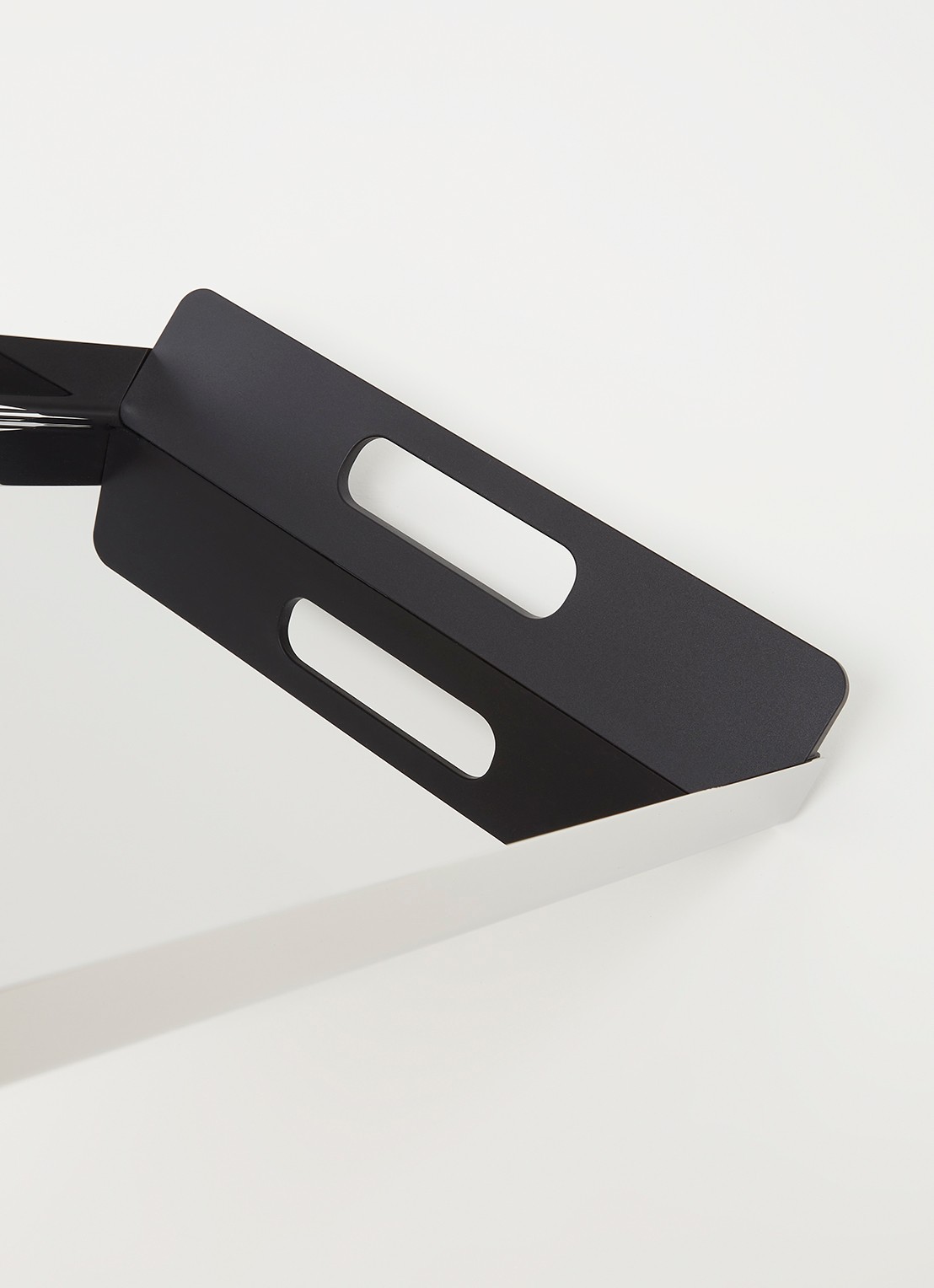 Alessi Vassily dienblad 45 x 30 cm - detail zwart