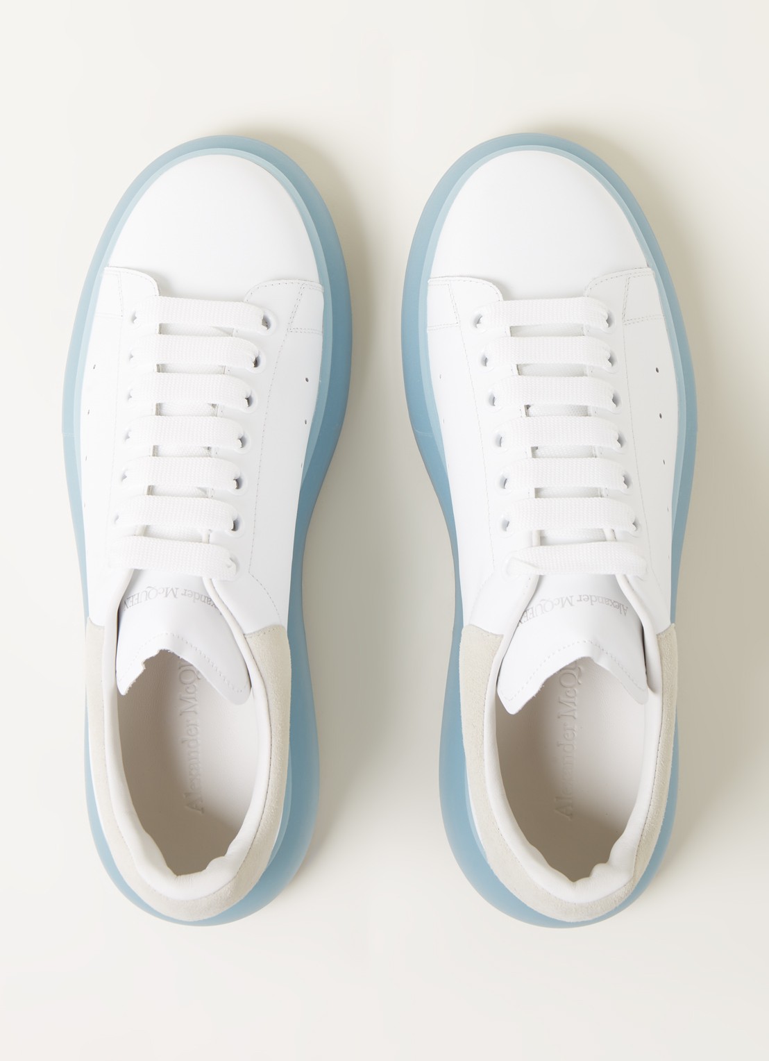Alexander McQueen Oversized sneaker van kalfsleer met suède details - detail 5 wit