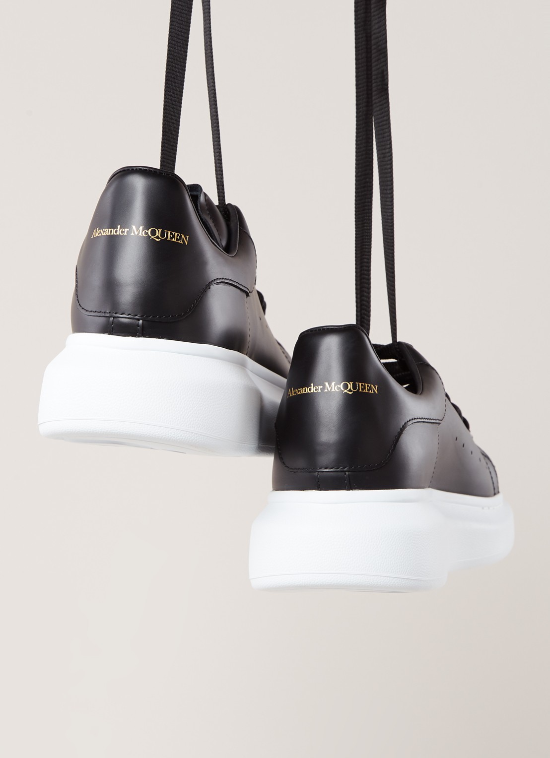 Alexander McQueen Oversized sneaker van kalfsleer - detail 6 zwart