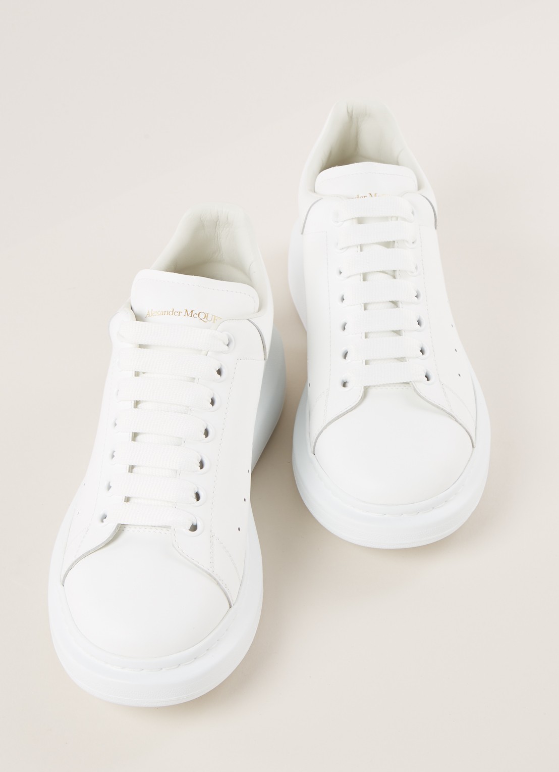 Alexander McQueen Oversized sneaker van kalfsleer - detail 2 wit