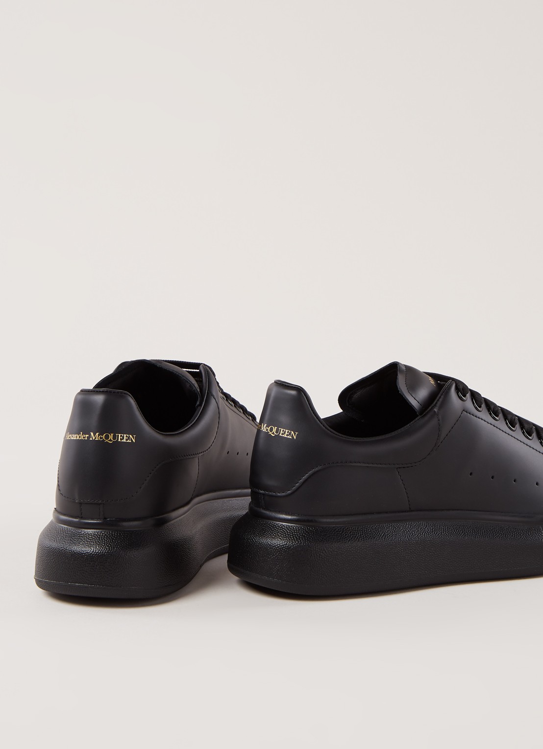 Alexander McQueen Oversized sneaker van kalfsleer - detail 3 zwart