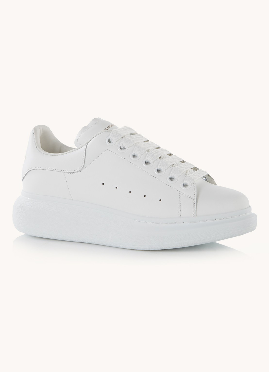 Alexander McQueen Oversized sneaker van kalfsleer - voorkant 4 wit