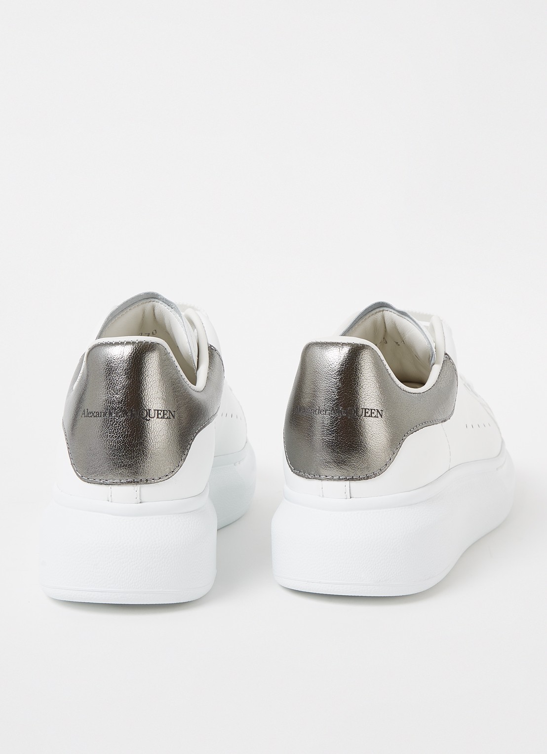 Alexander McQueen Oversized sneaker van kalfsleer - detail 2 wit