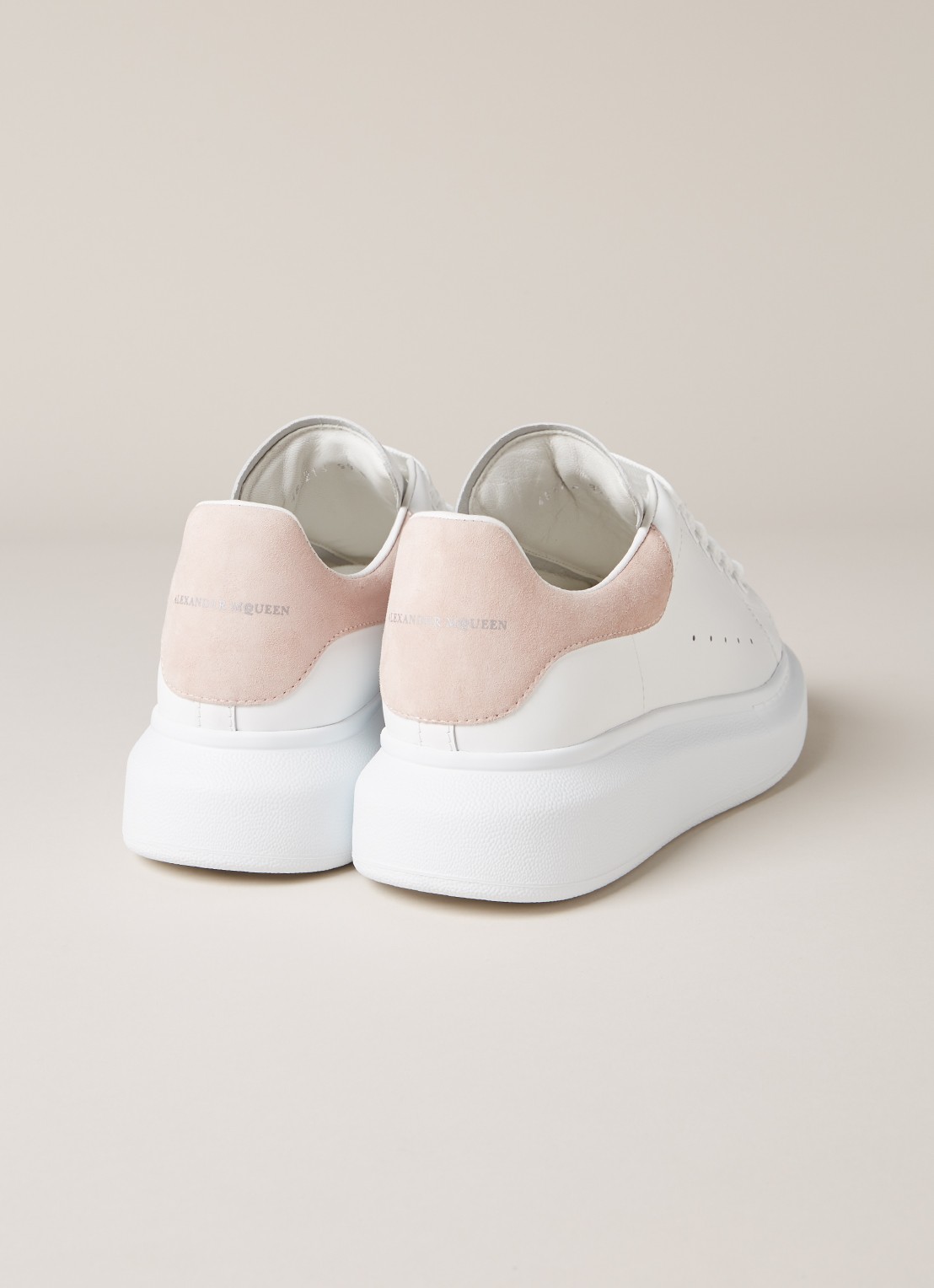 Alexander McQueen Oversized sneaker van kalfsleer - detail 3 wit