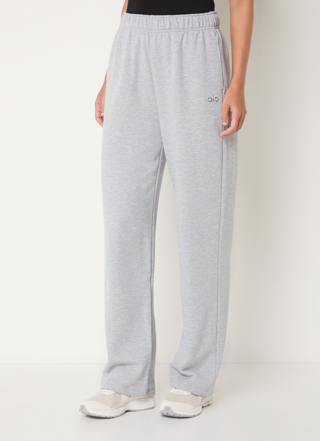 Alo Yoga Accolade high waist loose fit joggingbroek met steekzakken - detail grijs