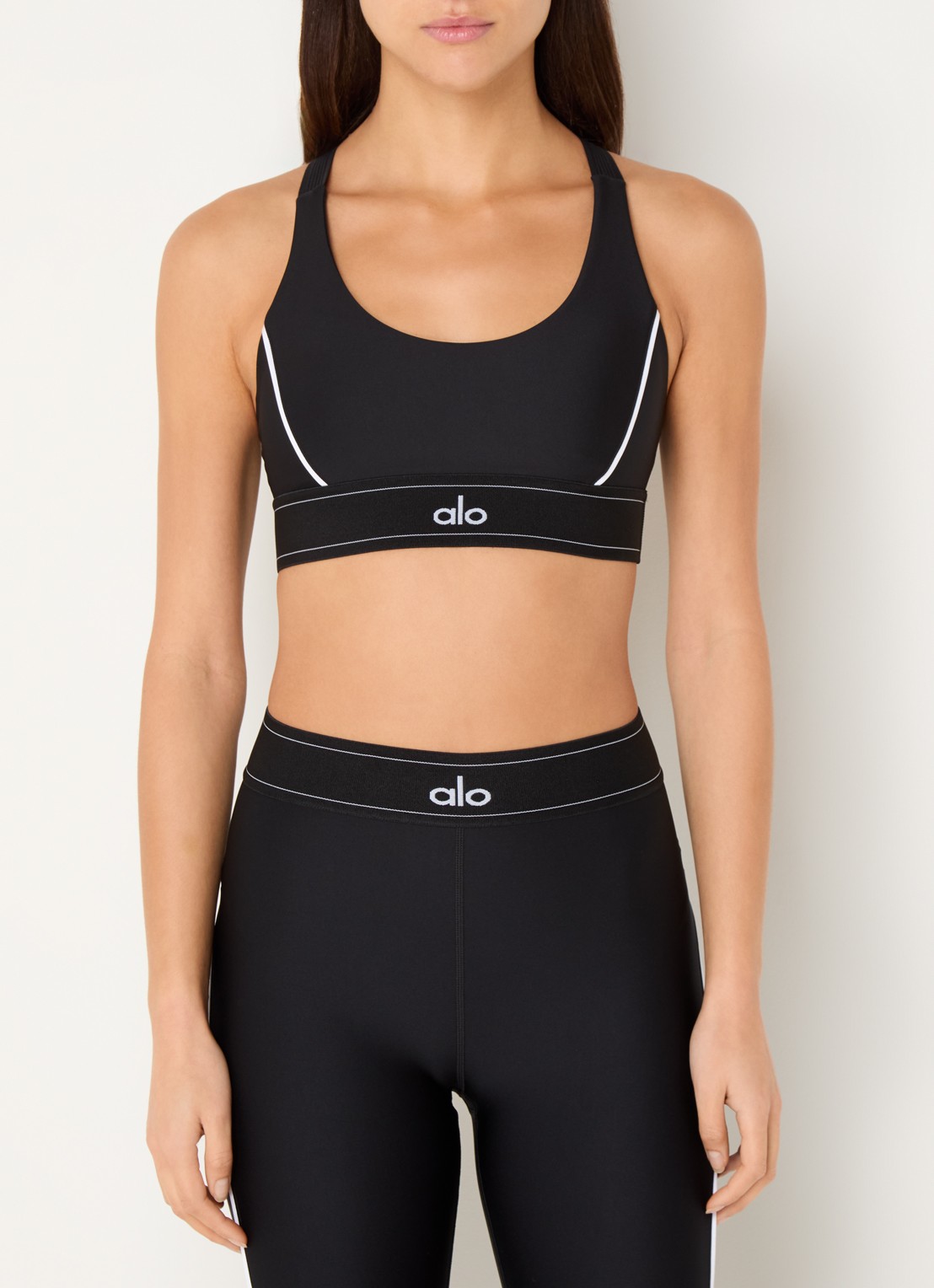 Alo Yoga Airlift sport bh met medium support - detail 2 zwart
