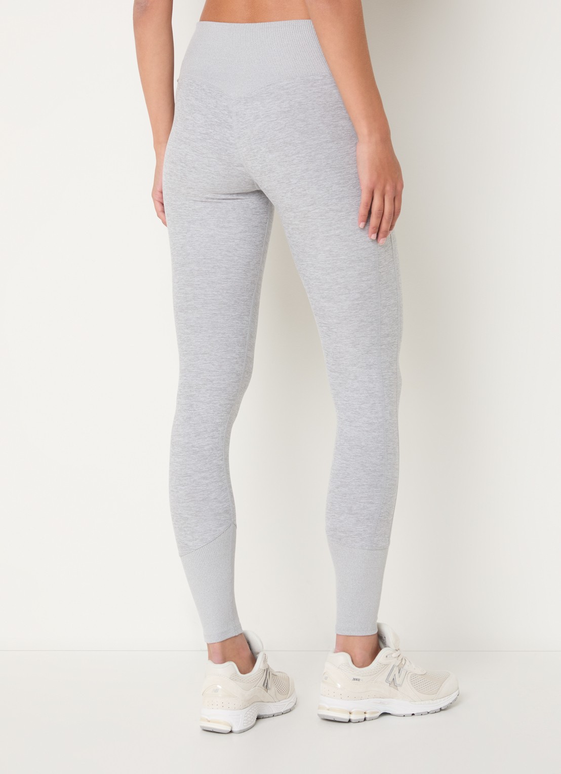 Alo Yoga High waist trainingslegging met logo - achterkant 3 lichtgrijs