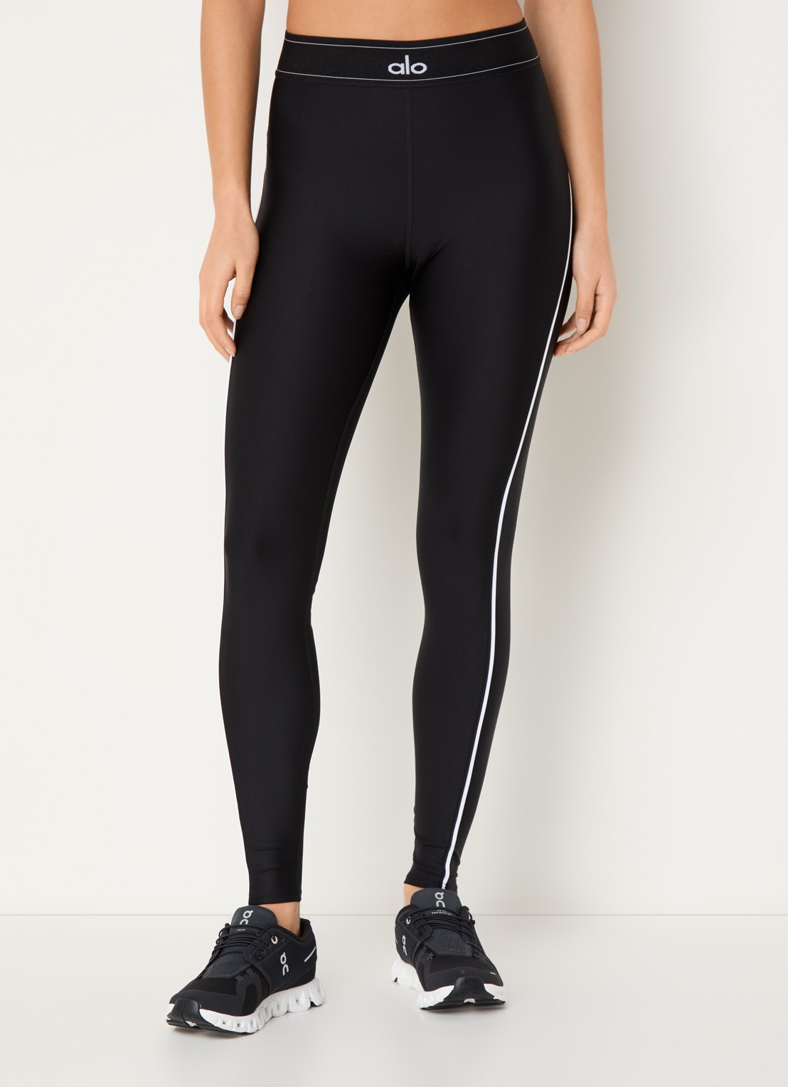 Alo Yoga High waist trainingslegging met logoband - detail 3 zwart