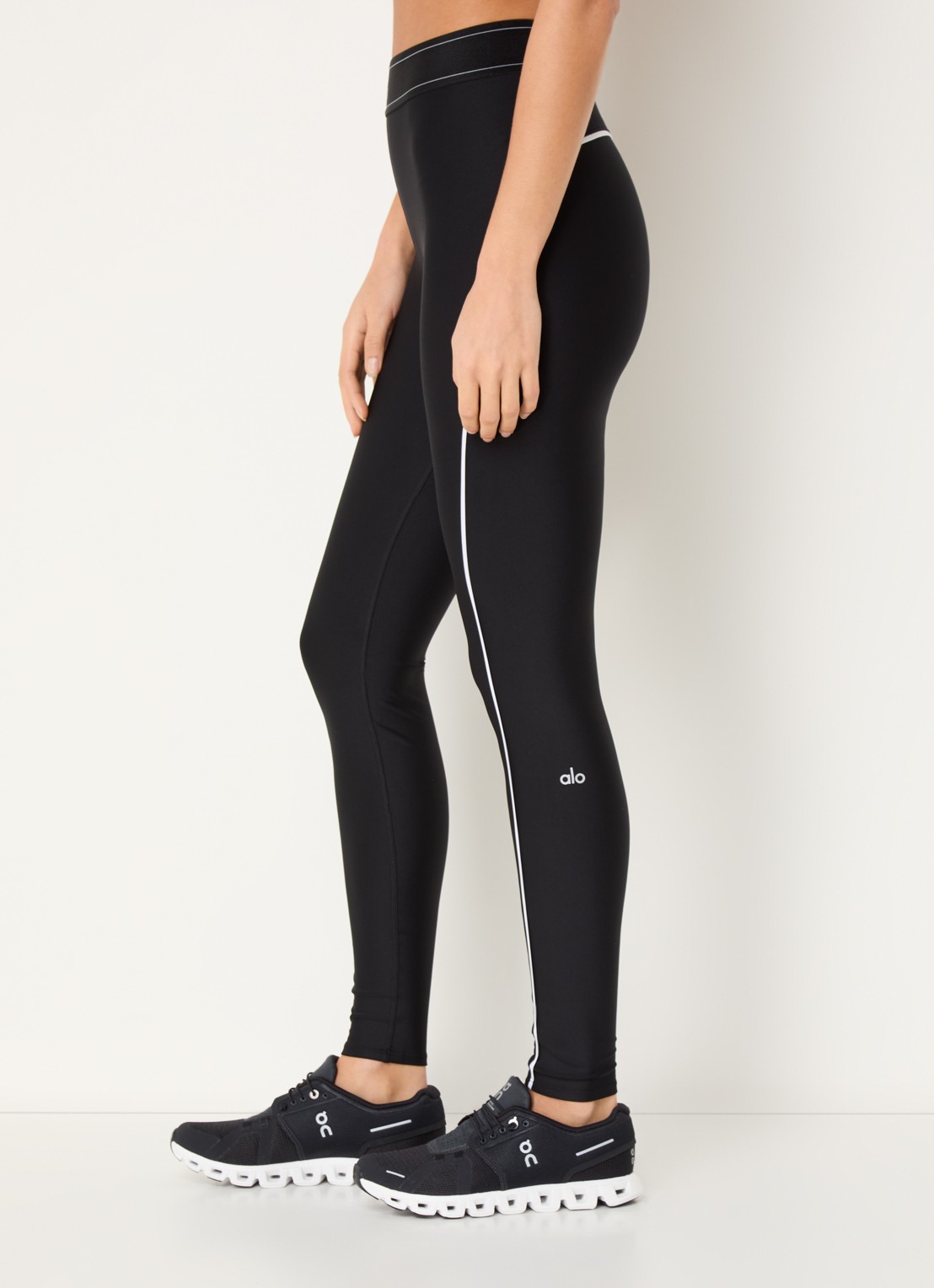Alo Yoga High waist trainingslegging met logoband - detail 4 zwart