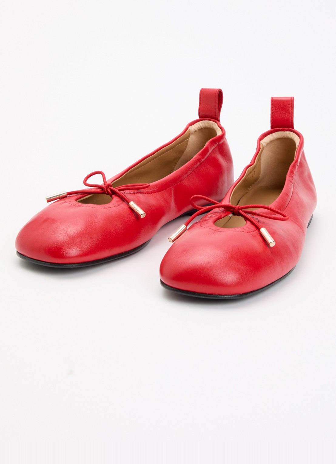 ALOHAS Rosalind ballerina van schapenleer - detail rood