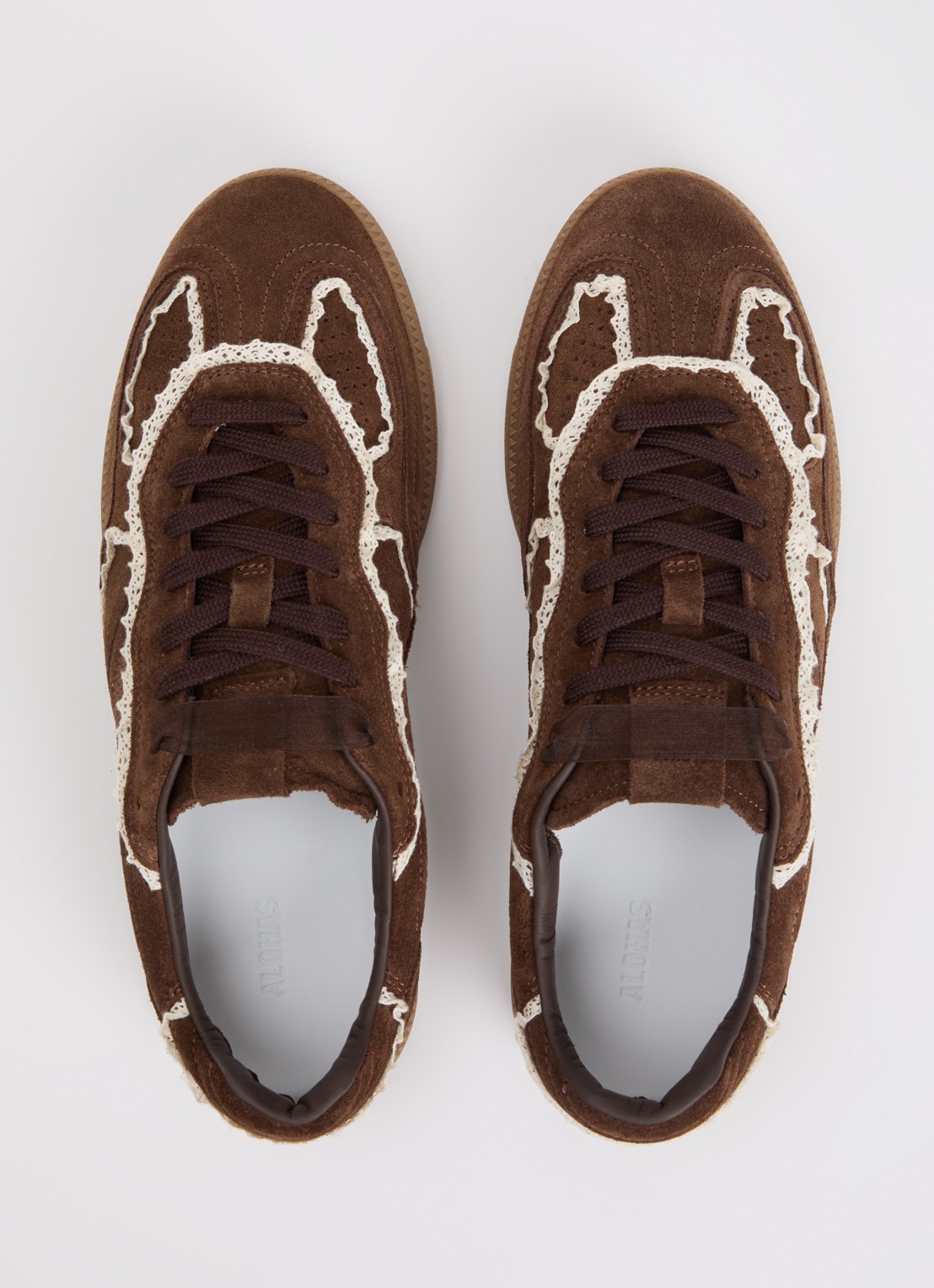 ALOHAS Tb.490 Crochet sneaker van suède met broderie - detail 4 chocoladebruin