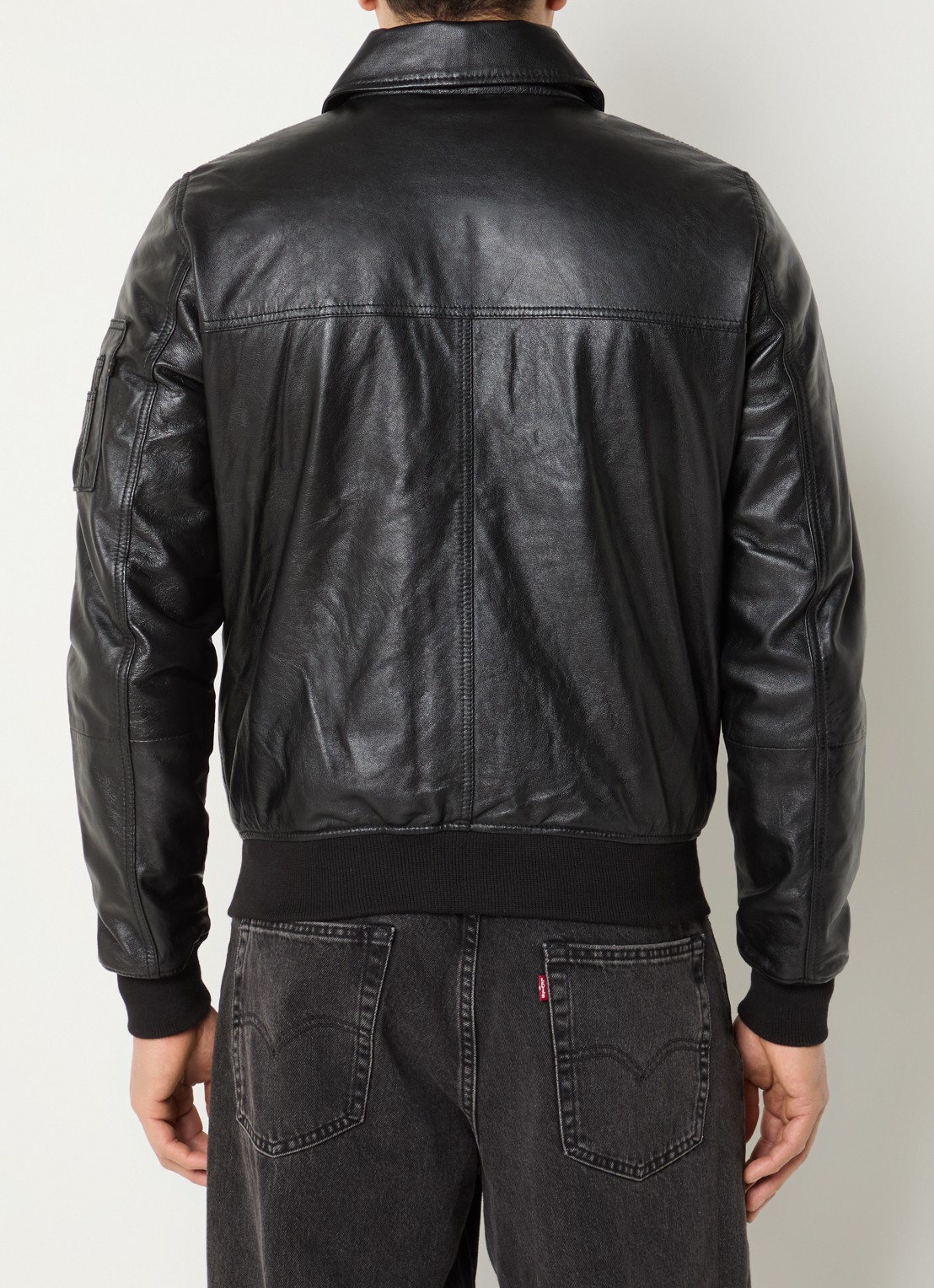 Alpha Industries CW-45 bomberjack van leer met klepzakken - achterkant 4 zwart