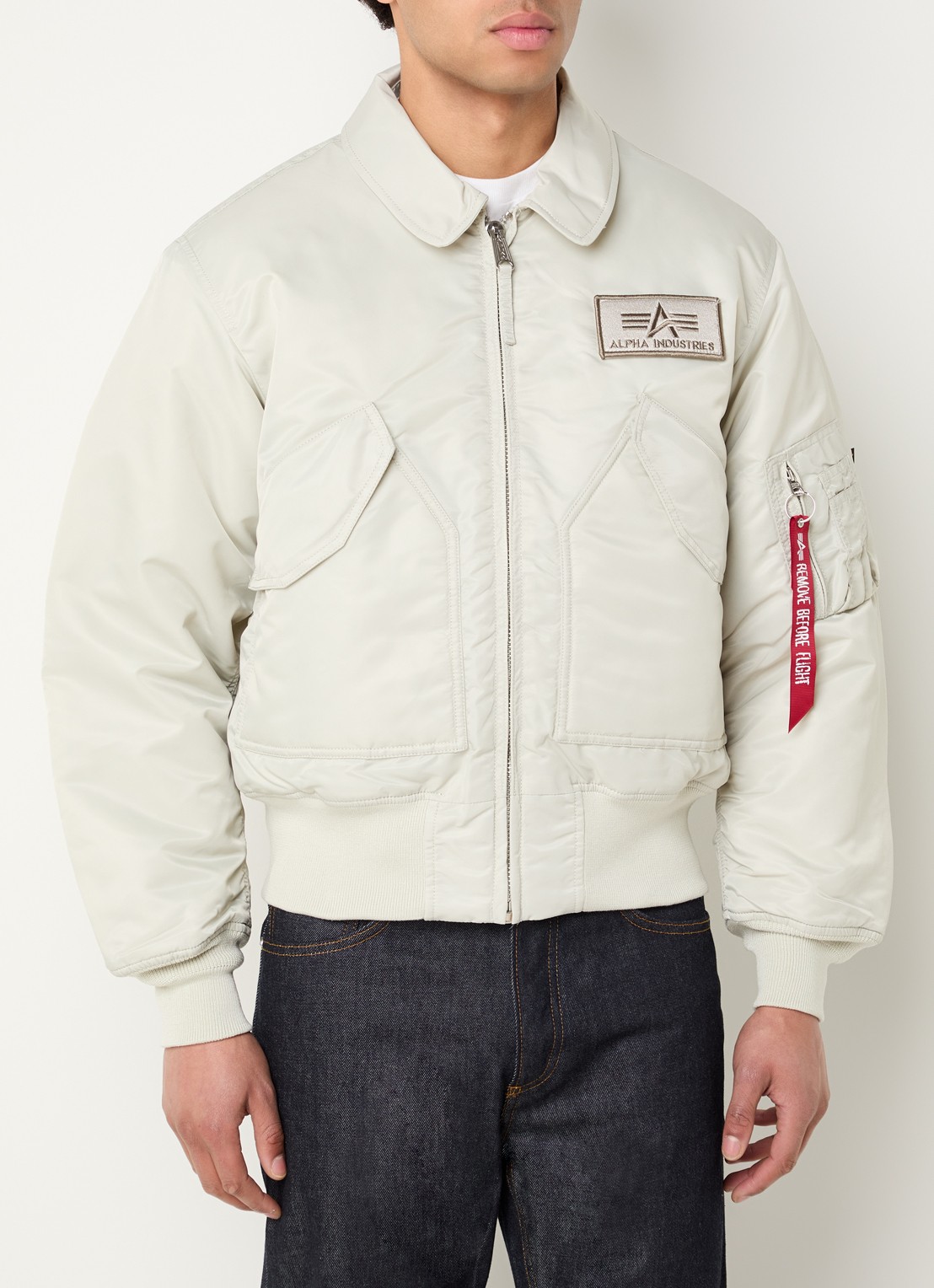 Alpha Industries CWU-45 bomberjack met logoborduring - detail 4 lichtgrijs