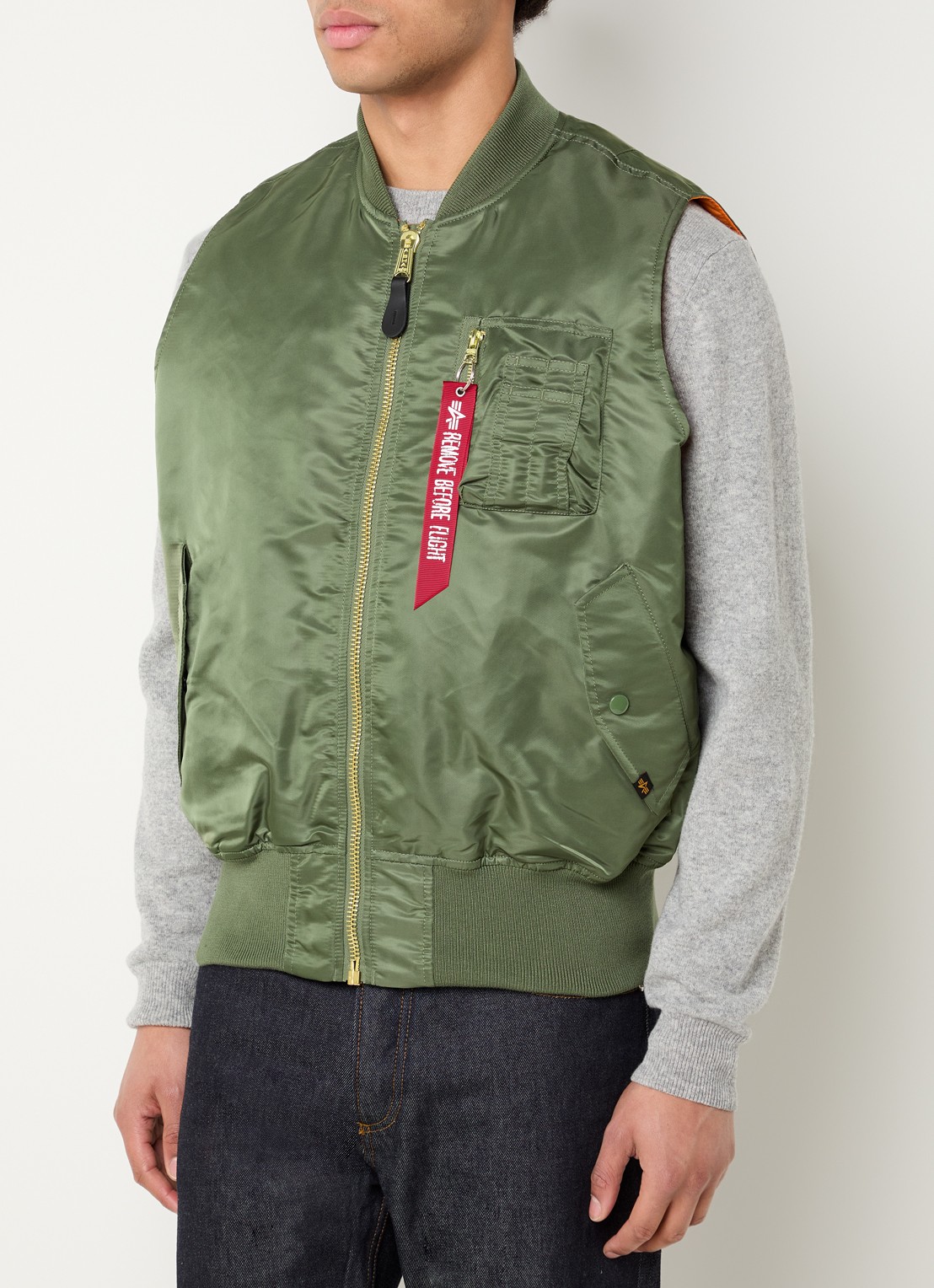 Alpha Industries Ma-1 bodywarmer met klepzakken - detail legergroen
