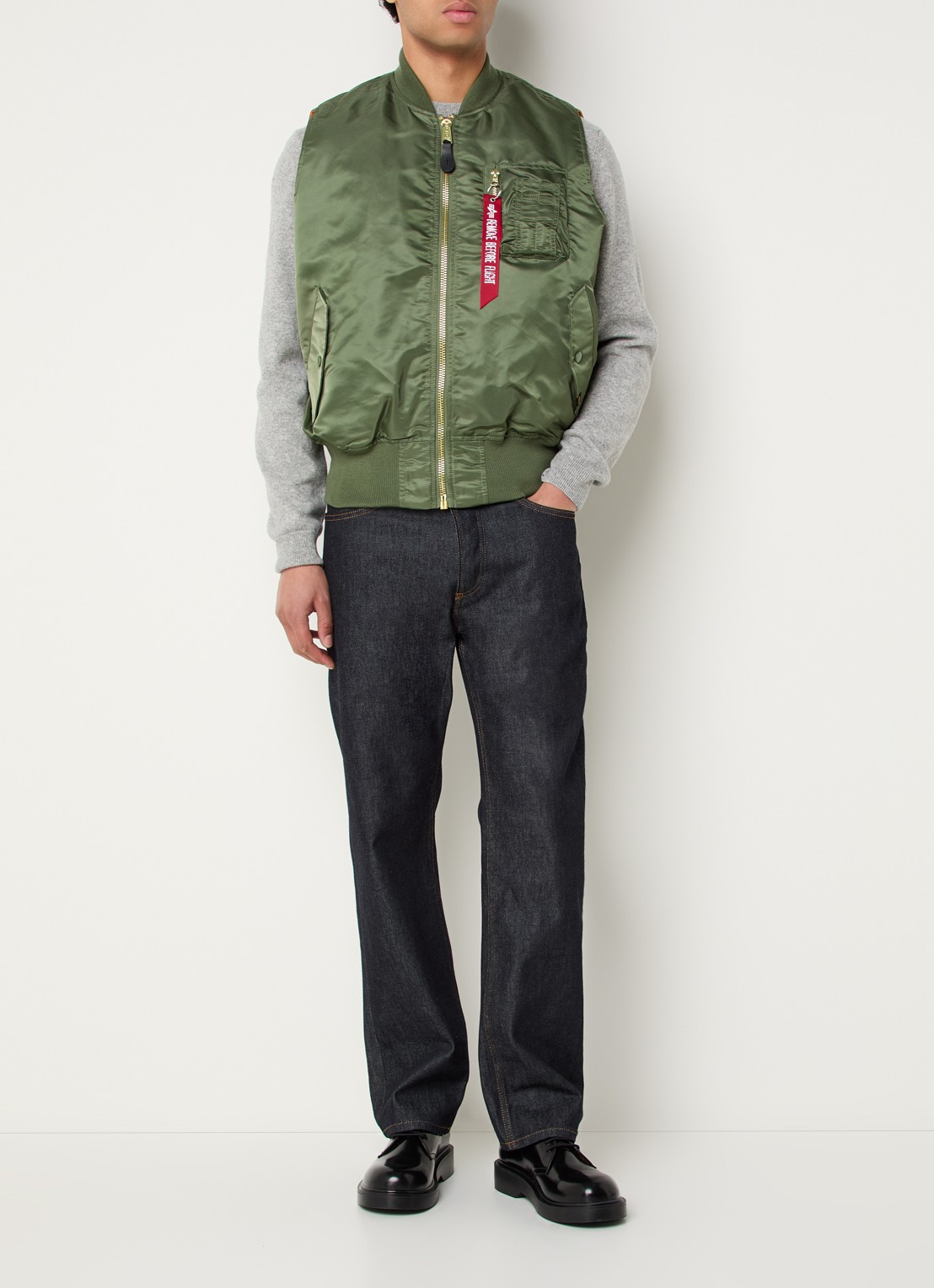 Alpha Industries Ma-1 bodywarmer met klepzakken - voorkant 3 legergroen
