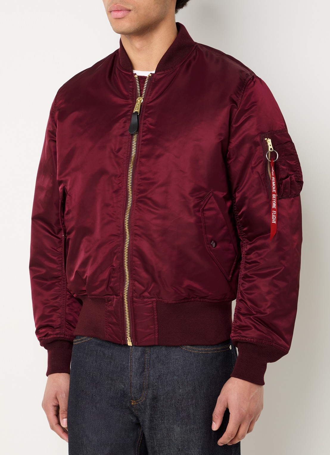 Alpha Industries MA-1 gewatteerd bomberjack met klepzakken - detail 4 bordeauxrood
