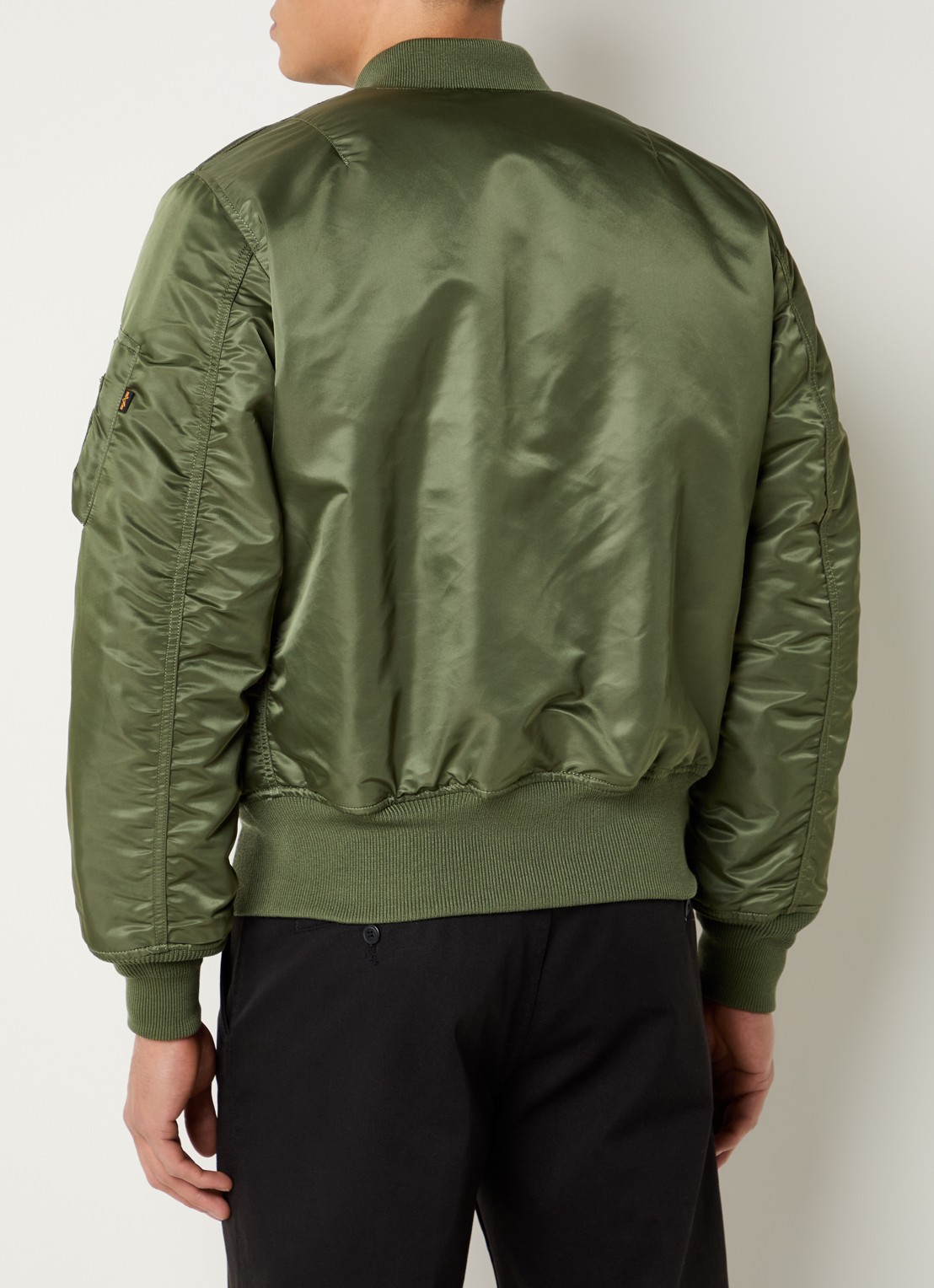 Alpha Industries MA-1 gewatteerd bomberjack met klepzakken - achterkant 5 olijfgroen