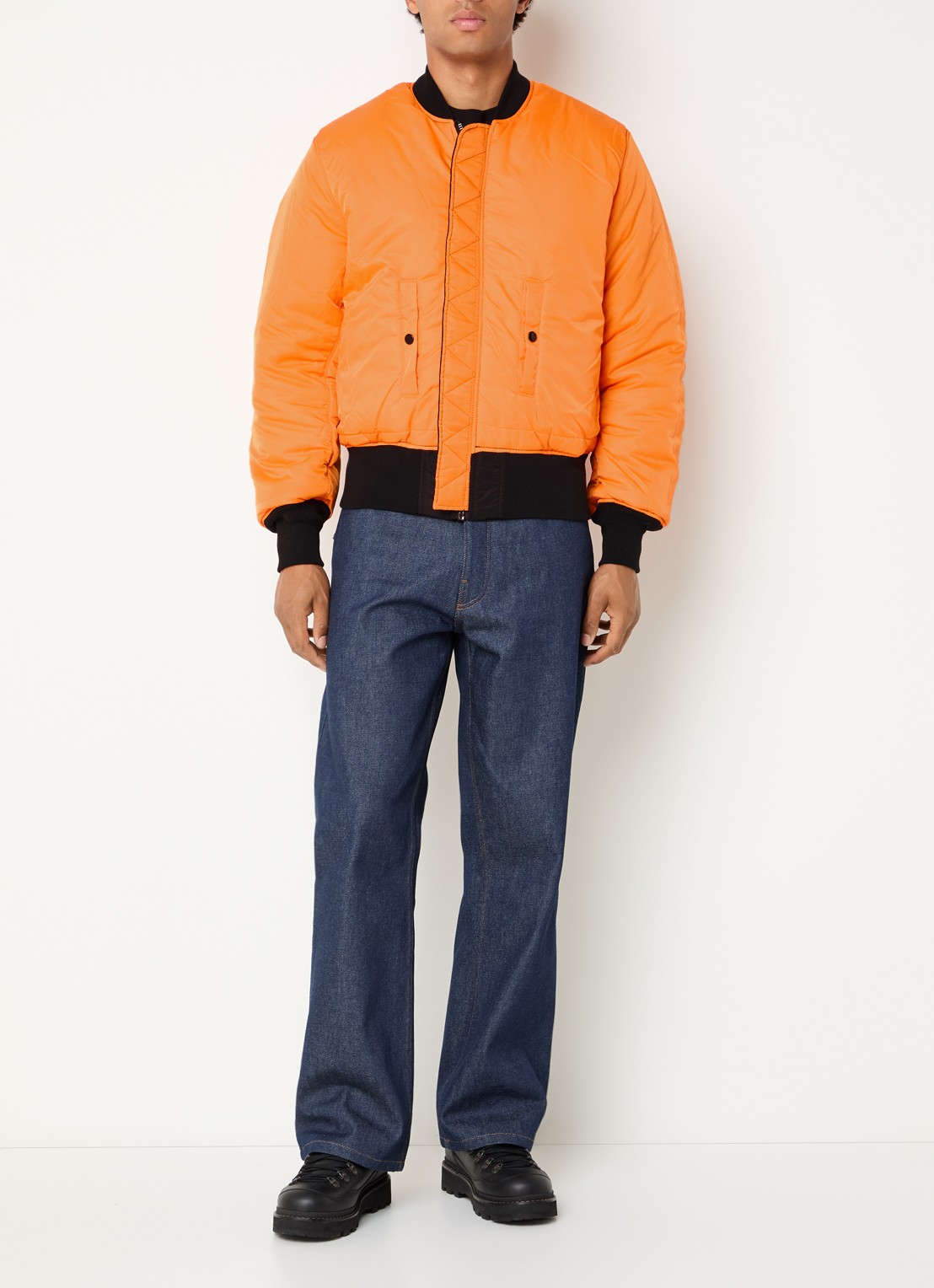 Alpha Industries MA-1 Heritage reversible gewatteerd bomberjack met klepzakken - voorkant 4 zwart