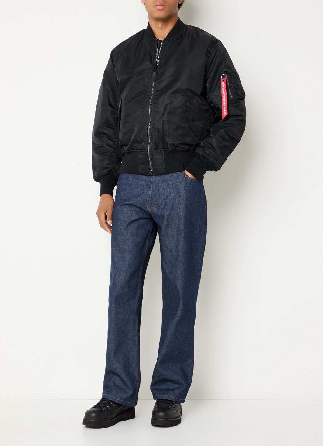 Alpha Industries MA-1 Heritage reversible gewatteerd bomberjack met klepzakken - voorkant 5 zwart