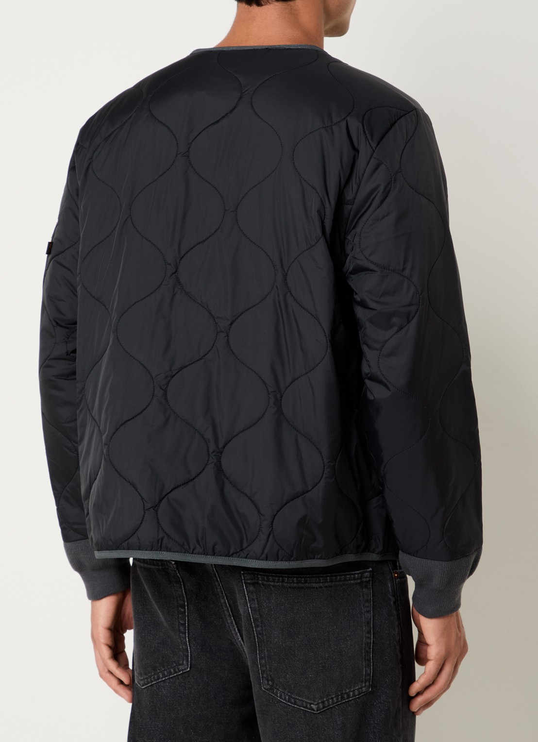 Alpha Industries Q-1 gewatteerd jack met steekzakken - achterkant 2 zwart
