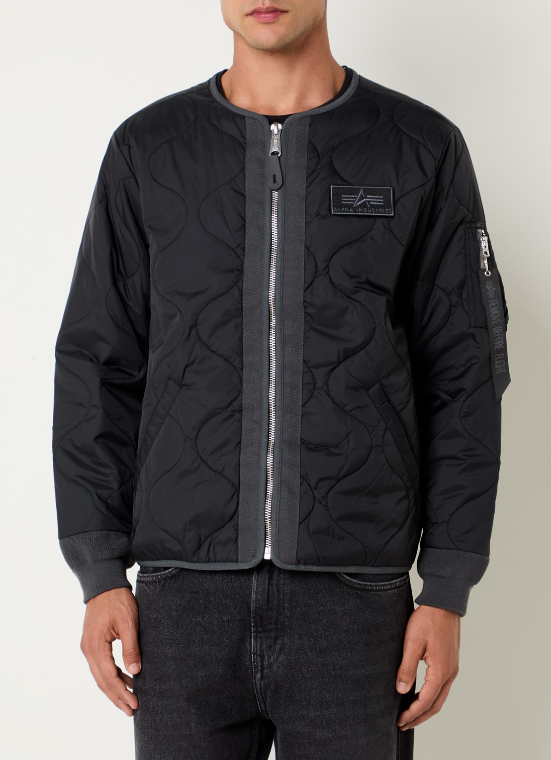 Alpha Industries Q-1 gewatteerd jack met steekzakken - detail zwart
